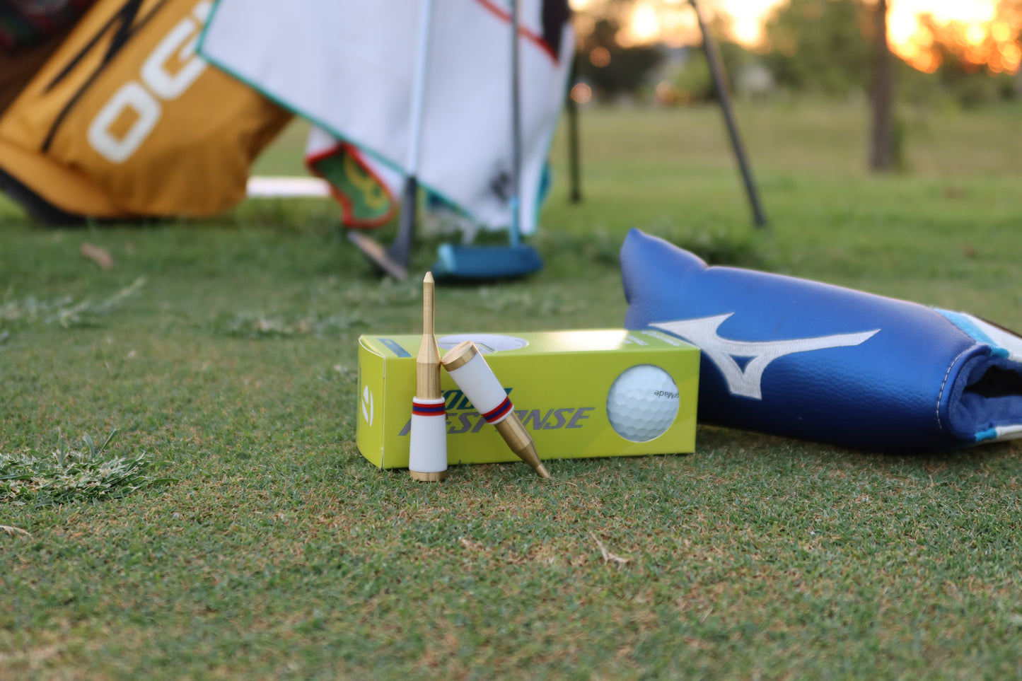 Oakbury Single Prong Divot Tool (select colorway)